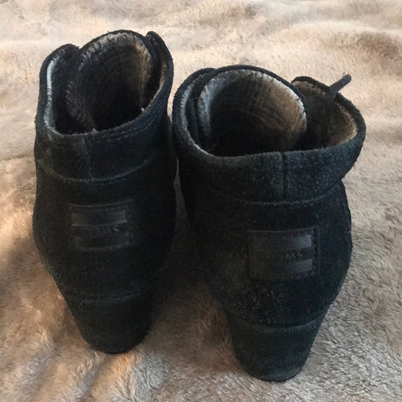 Cold weather is coming! Be prepared! Tom’s Black Suede Booties Worn few times - Picture 2 of 4